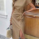 Vestido Midi Listrado Com Drapeado E Fenda Frontal