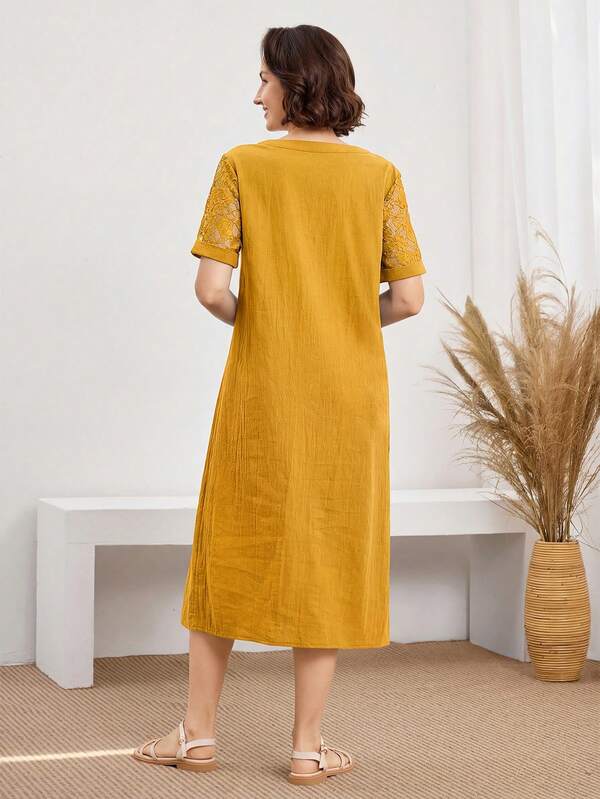 Vestido Midi Com Botões E Manga Rendada Decote Redondo Boho