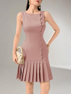 Vestido Curto Evasê Com Botões E Barra Plissada