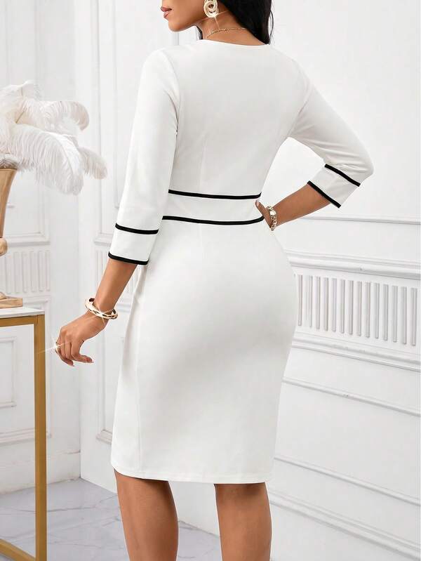 Vestido Midi Ajustado Com Recortes Contrastantes