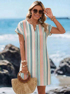 Vestido Curto Decote V Com Estampa Floral Delicada