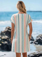 Vestido Curto Decote V Com Estampa Floral Delicada