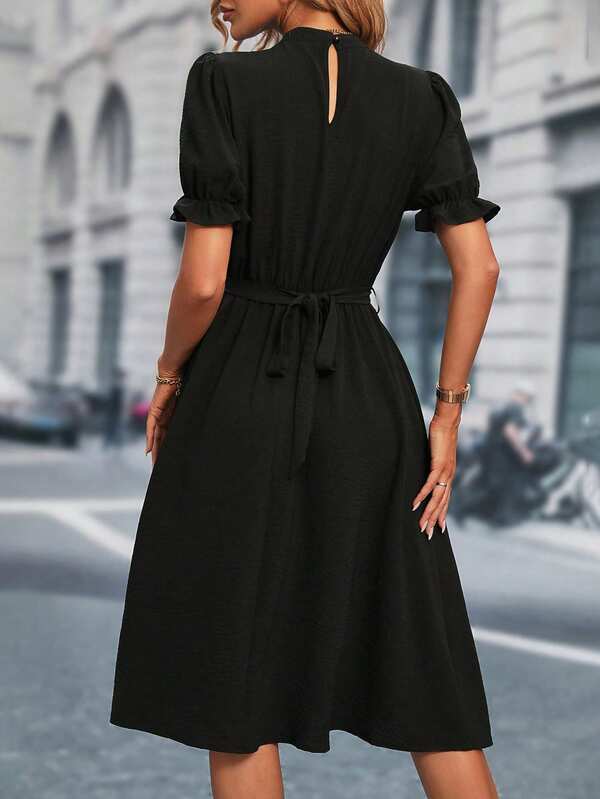 Vestido Midi Acinturado Com Cinto E Manga Bufante Elegante