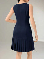 Vestido Curto Evasê Com Botões E Barra Plissada