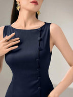 Vestido Curto Evasê Com Botões E Barra Plissada