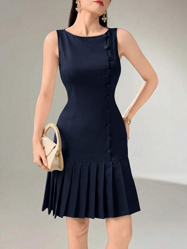Vestido Curto Evasê Com Botões E Barra Plissada