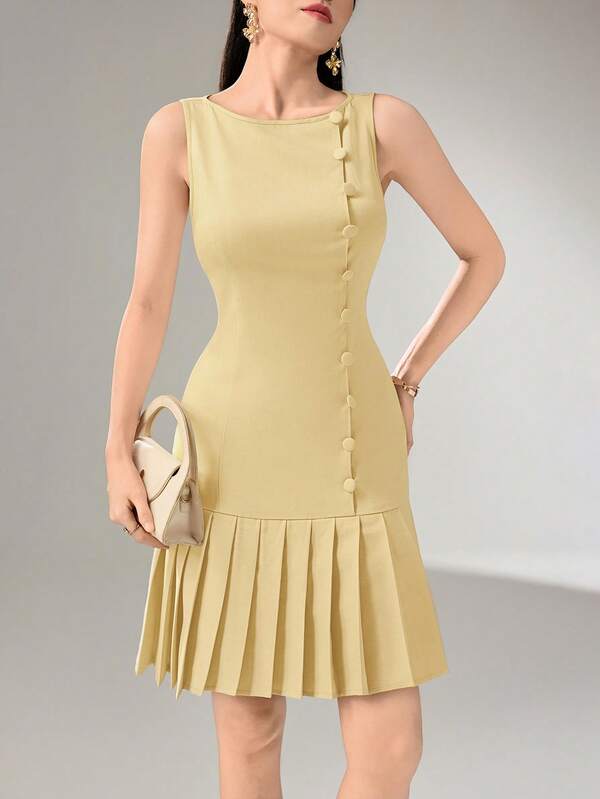 Vestido Curto Evasê Com Botões E Barra Plissada