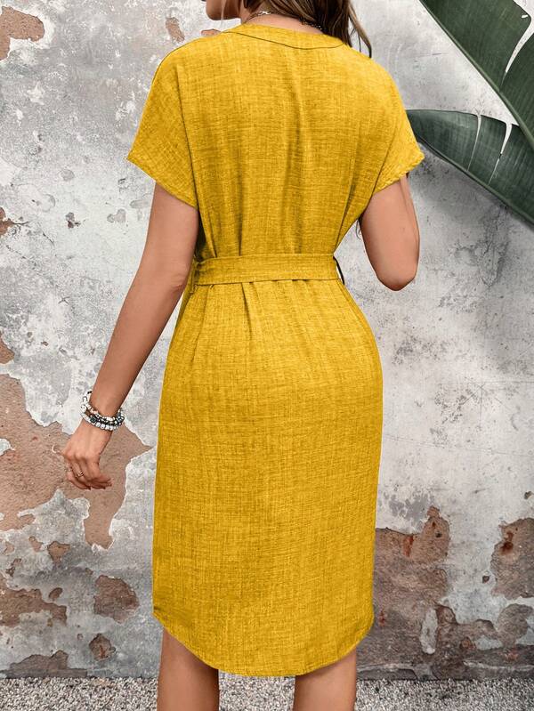 Vestido Curto Decote V Com Faixa Acinturada Estilo Casual